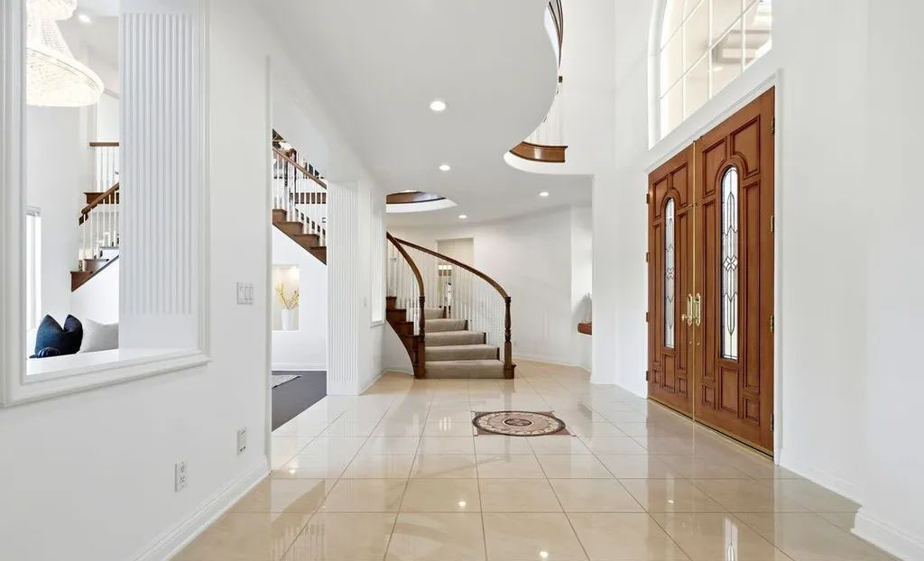 Villa contemporaine avec jardin et piscine – Sonaba